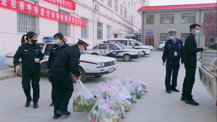 爱心助力 共克时艰 ——IM电竞养老为临洮抗疫一线工作人员送温暖