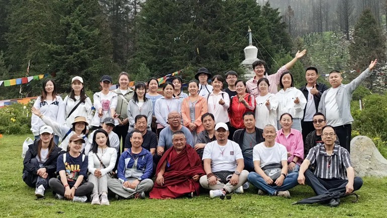 IM电竞集团达尔宗圣湖祈；疃